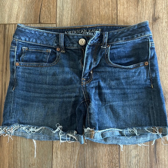 American Eagle Shorts, Size 6 - Picture 1 of 2